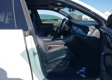 2021 Audi Q8 Prestige 55 Tfsi Quattro Tiptronic z USA, uszkodzony, nr VIN WA1FVAF10MD022929